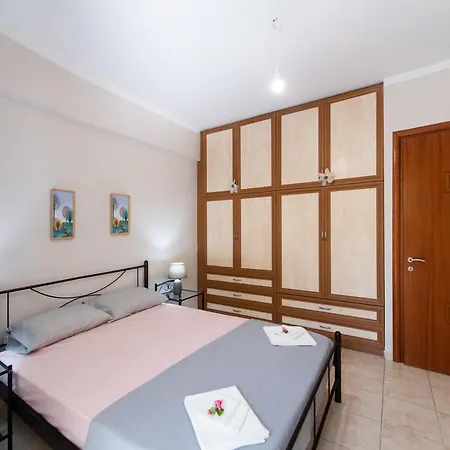 Sti Kzounteli - Cozy 아파트